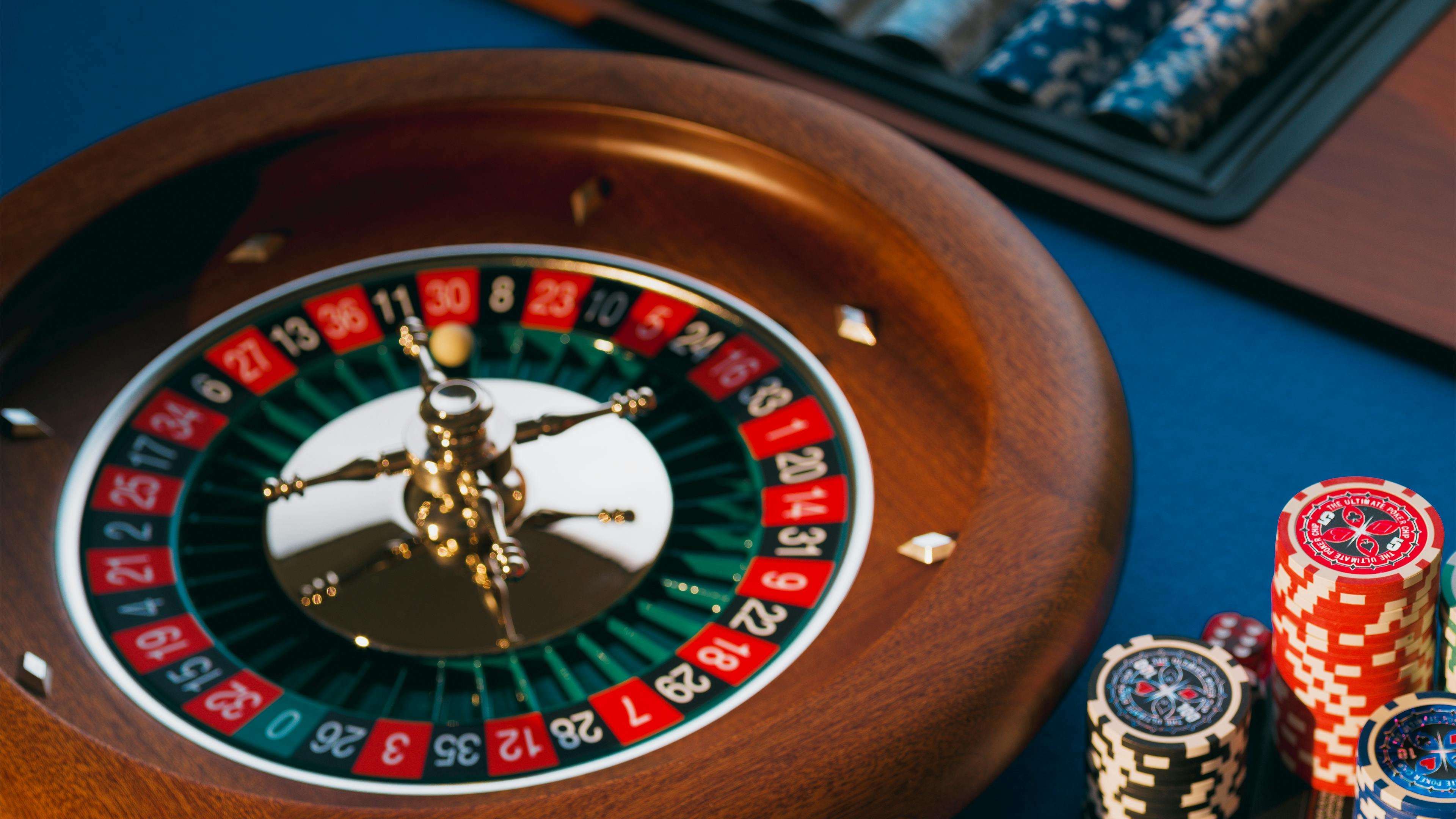 Live dealer card flip on bos333